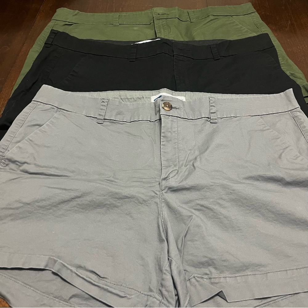 3 Pairs of Old Navy Everyday Mid-rise Size 18 Chino Style Shorts